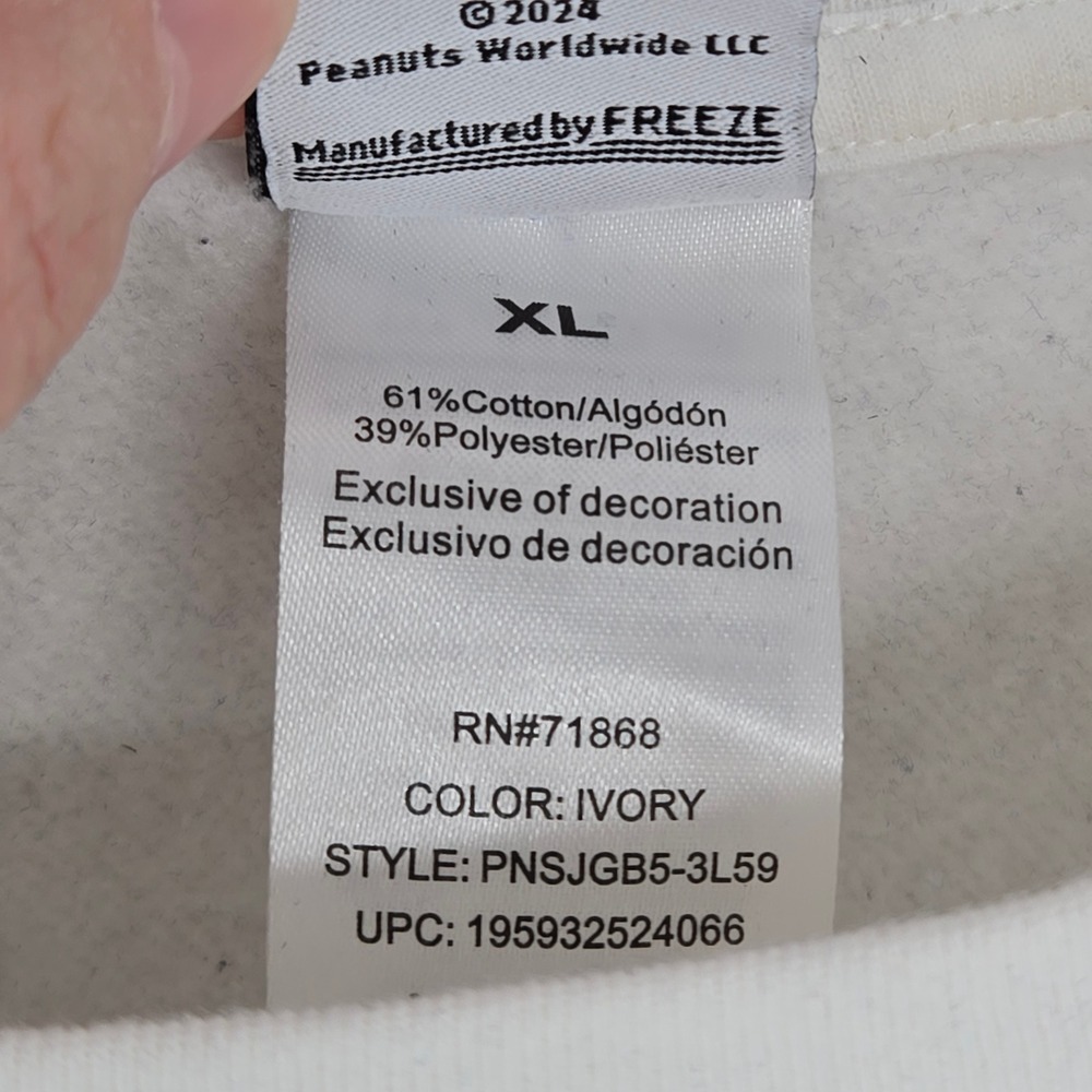 Peanuts New York Snoopy Cream/Black/Red Graphic Sweatshirt - Picture 5 of 9
